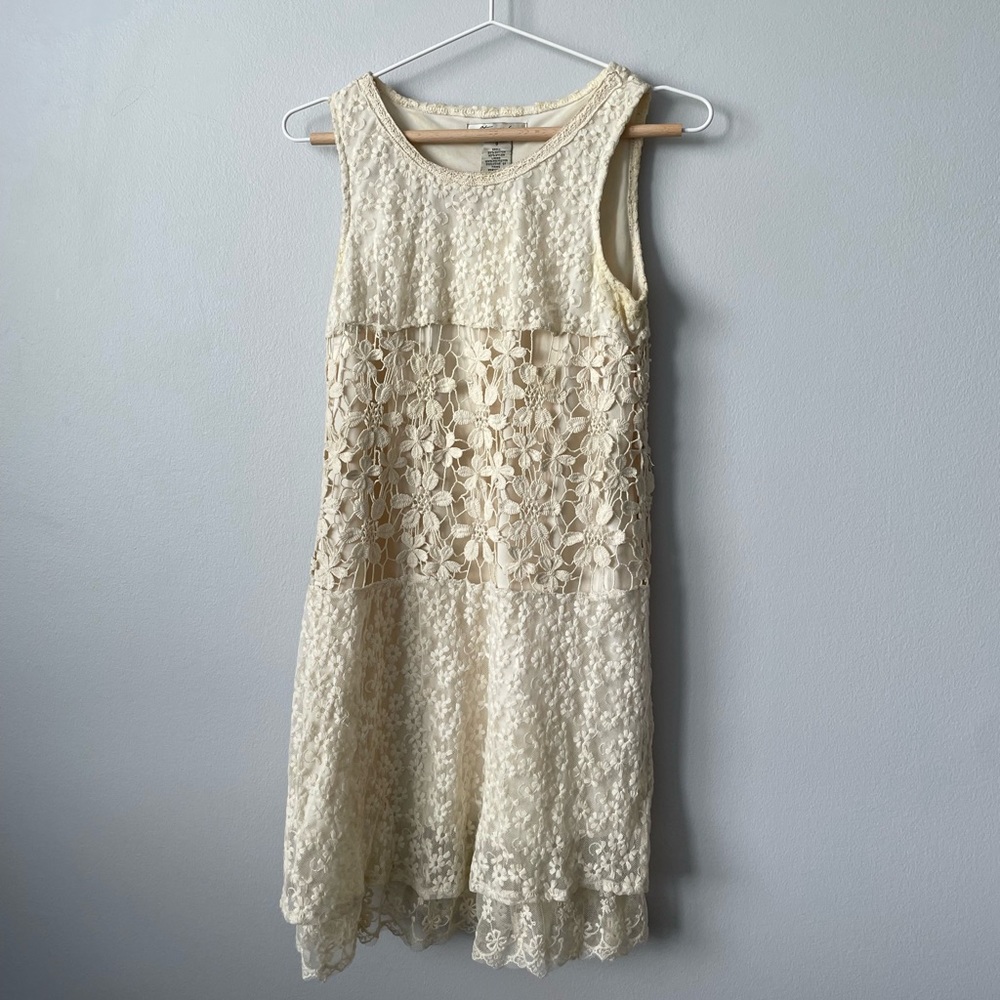 ULTRA PINK LACE AND CROCHET SLEEVELESS SWING DRESS SIZE SMALL